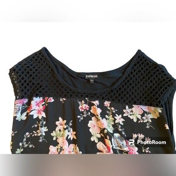 EXPRESS Floral Blouse with Mesh Details - Picture 3 of 6